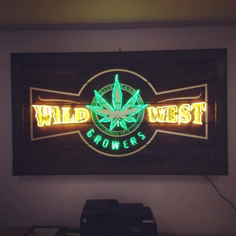neon-business-sign-eugene-cannabis-1