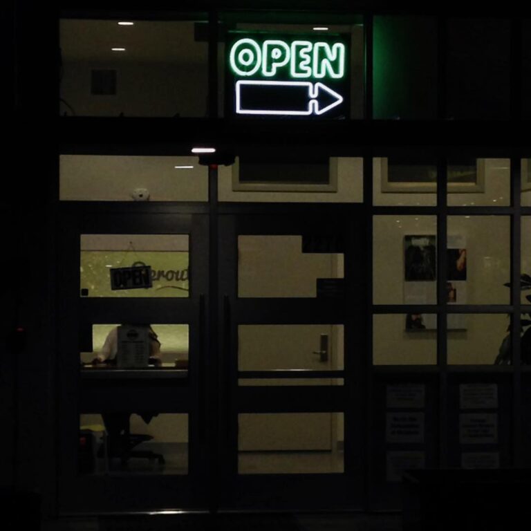 neon-business-sign-open-eugene-oregon-8